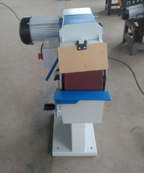 Máquina que enarena de madera polaca de la correa eléctrica de la cortadora de la sierra de la banda del CE 2