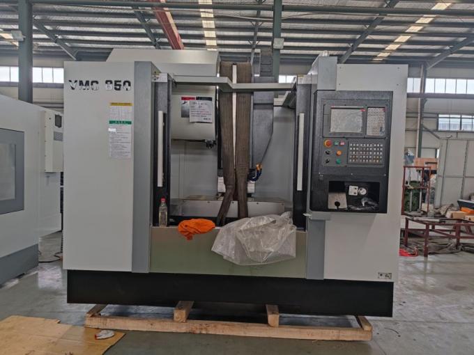 la fresadora del metal del CNC 380V con el pie rellena el centro de máquina del CNC 2