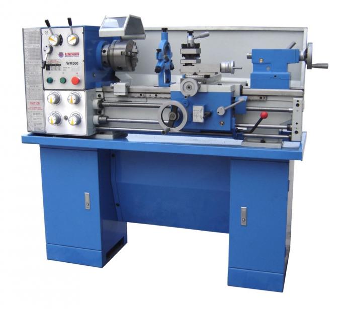 Torno horizontal del metal del CNC 0