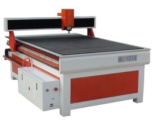máquina modificada para requisitos particulares tabla industrial del CNC de madera 3d del router del CNC 1500w