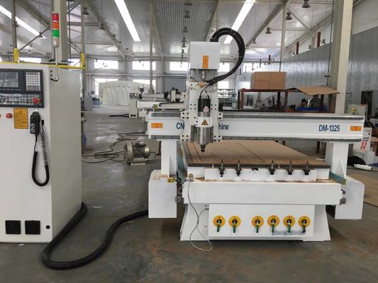 certificación de piedra del modo ISO de la alimentación manual de la máquina del router del CNC de 1000m m