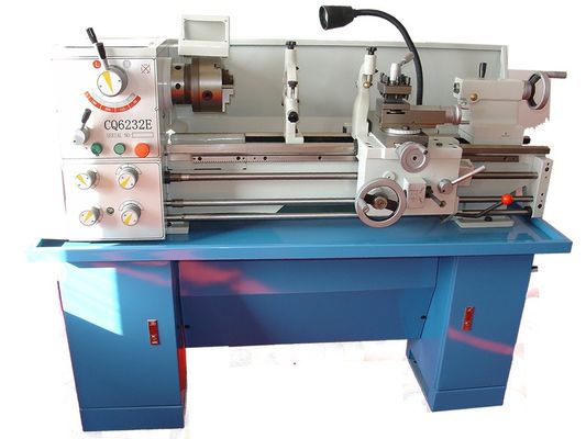 Torno anti de alta velocidad de la precisión del metal de la vibración del torno del metal del CNC de Cq6232e