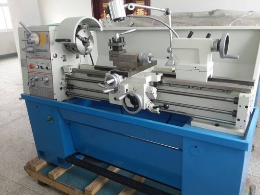 Torno horizontal del metal del CNC