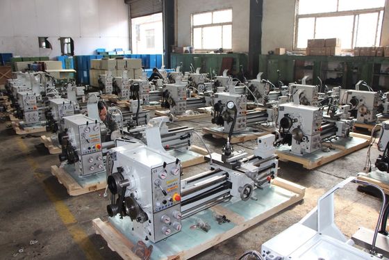 Torno del banco del metal de la estructura de la pared del doble del torno 230V del metal del CNC C6241